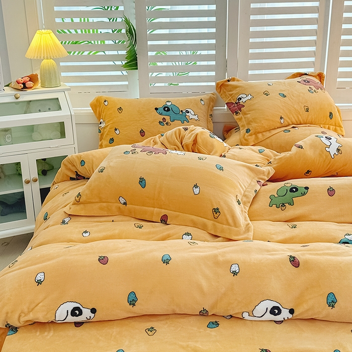 91家纺网 家纺一手货源 找家纺 新款230克高克重印花牛奶绒四件套定做定制尺寸 皮皮狗