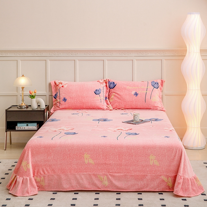 91家纺网 家纺一手货源 找家纺 新款230克印花牛奶绒床单定制定做尺寸  花开那年