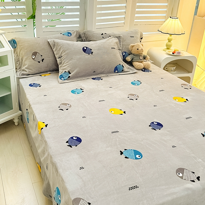 91家纺网 家纺一手货源 找家纺 新款230克印花牛奶绒床单定制定做尺寸  开心鱼