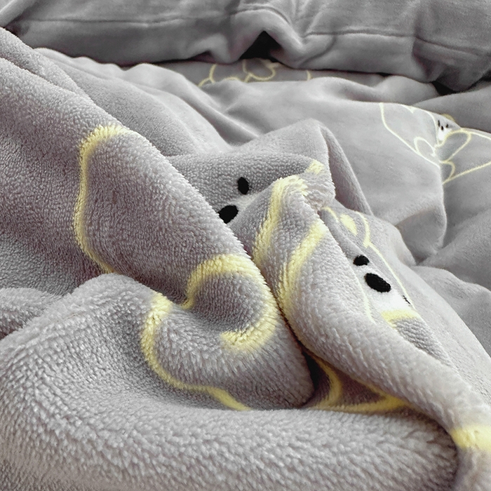 91家纺网 家纺一手货源 找家纺 新款230克高克重印花牛奶绒单被套定制定做尺寸 爱心熊
