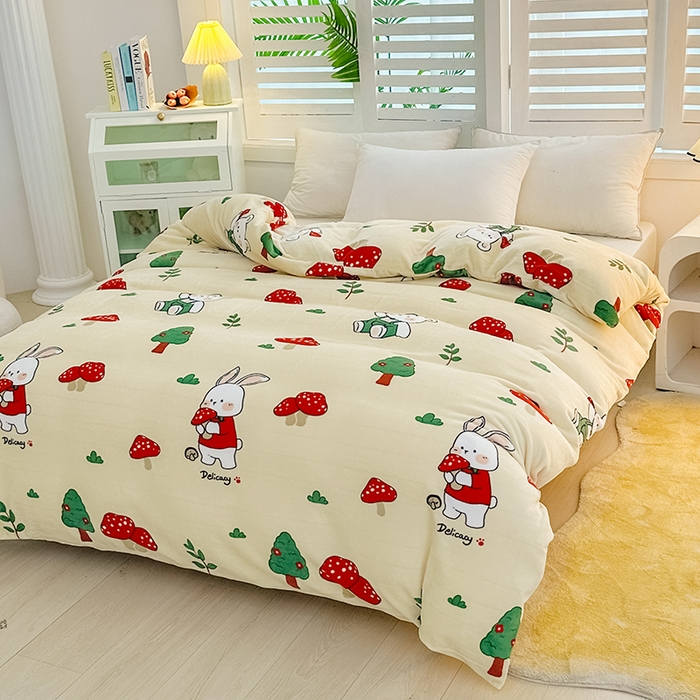 91家纺网 家纺一手货源 找家纺 新款230克高克重印花牛奶绒单被套定制定做尺寸 草莓兔