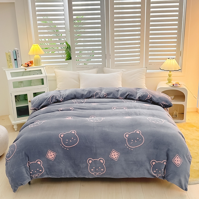 91家纺网 家纺一手货源 找家纺 新款230克高克重印花牛奶绒单被套定制定做尺寸 可爱熊