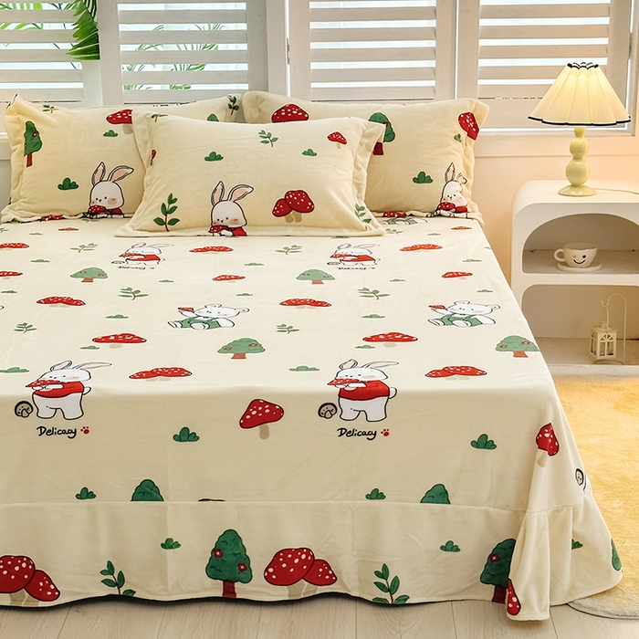 91家纺网 家纺一手货源 找家纺 新款230克印花牛奶绒床单定制定做尺寸  草莓兔