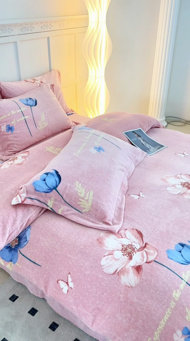 91家纺网 家纺一手货源 找家纺 新款230克高克重印花牛奶绒四件套定做定制尺寸 花开那年