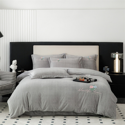 91家纺网 家纺一手货源 找家纺 （总）新款230克肌理纹绣花牛奶绒单被套可定做定制