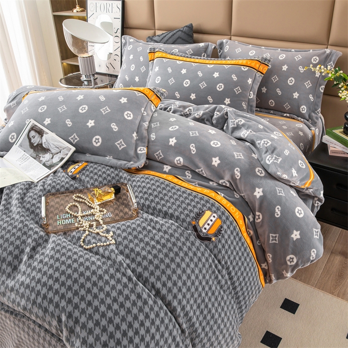 91家纺网 家纺一手货源 找家纺 优姿家纺 2024新款加厚全消光牛奶棉印花四件套 千鸟格