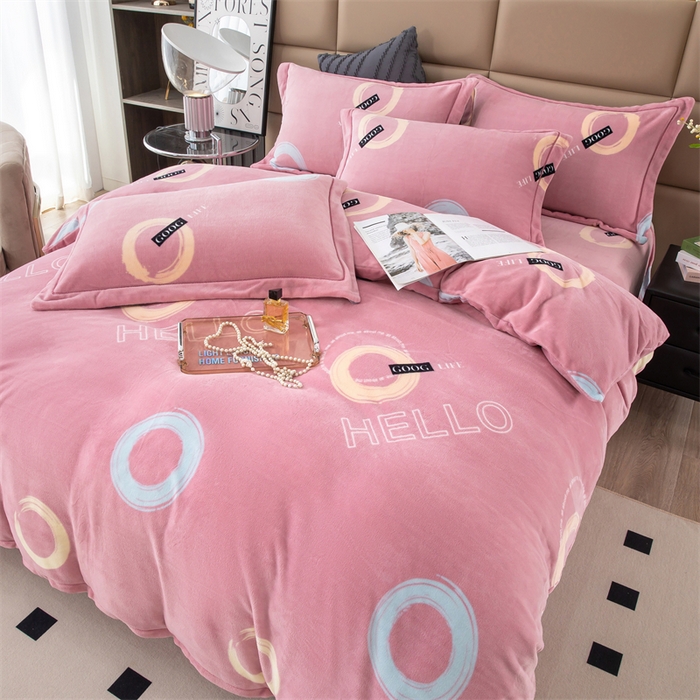 91家纺网 家纺一手货源 找家纺 优姿家纺 2024新款加厚全消光牛奶棉印花四件套 圈点时尚