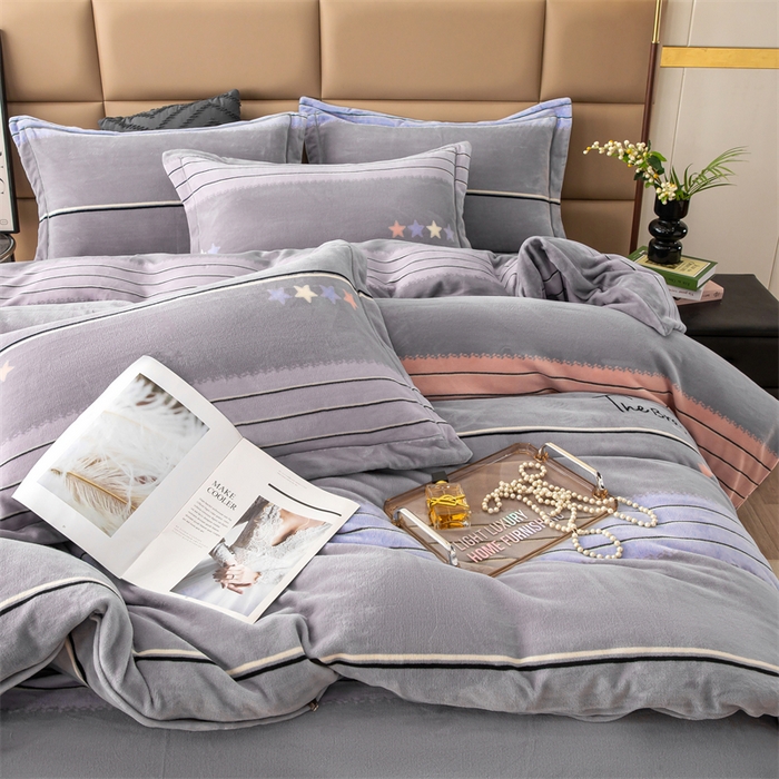 91家纺网 家纺一手货源 找家纺 优姿家纺 2024新款加厚全消光牛奶棉印花四件套 都市丽人