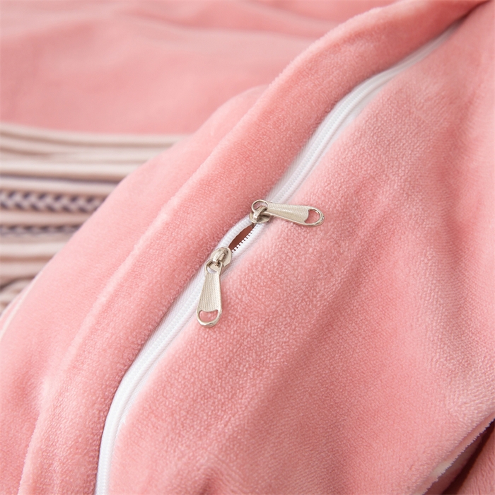 91家纺网 家纺一手货源 找家纺 优姿家纺 2024新款加厚全消光牛奶棉印花四件套 伊洛克粉