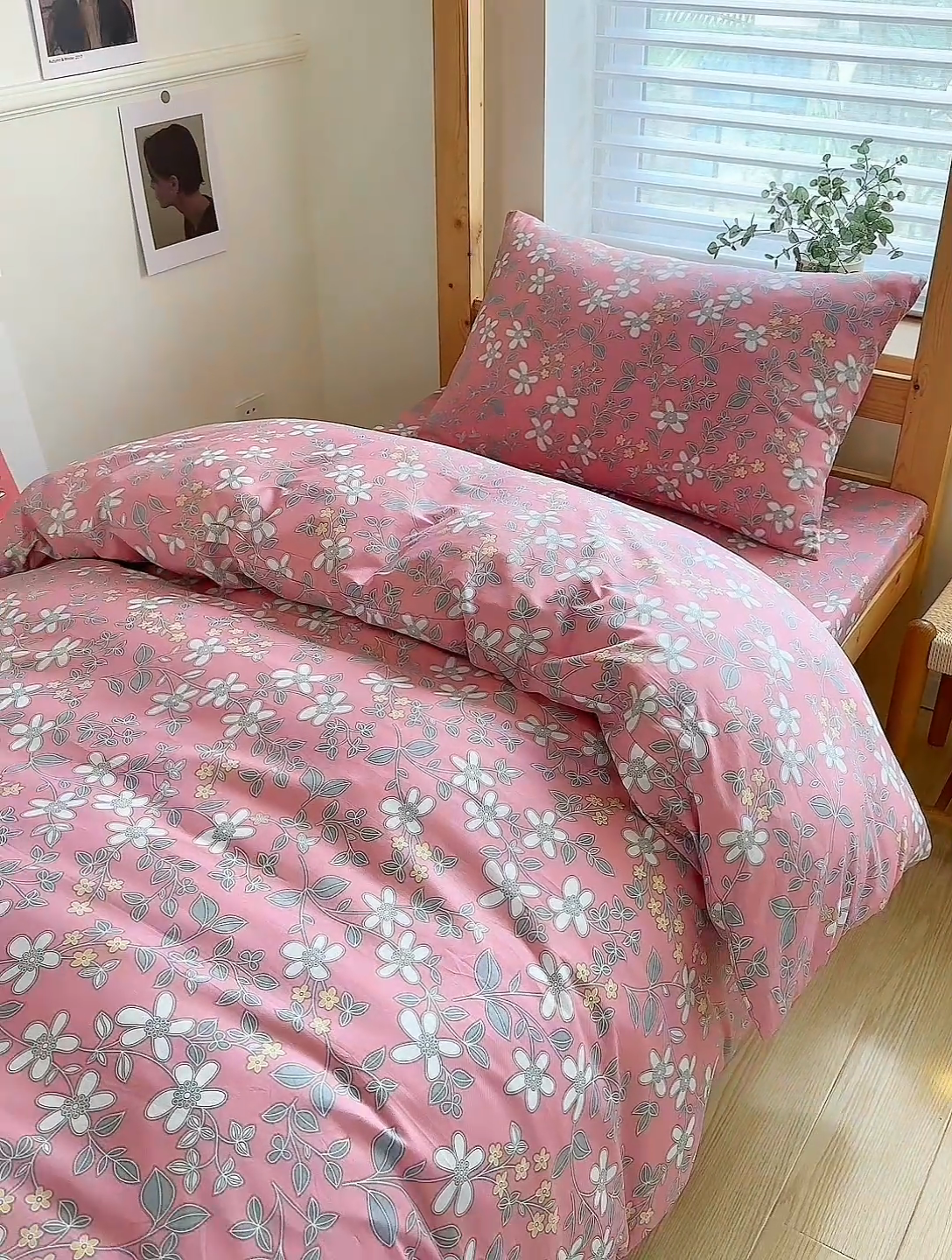 91家纺网 家纺一手货源 找家纺 杜先生 2023新款13372学生宿舍三件套纯棉三件套床单款 粉色小花花