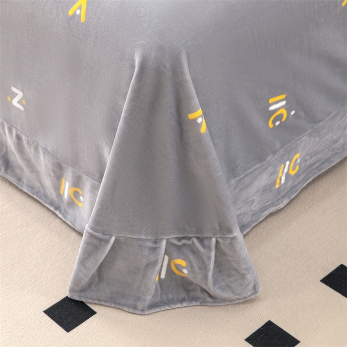 91家纺网 家纺一手货源 找家纺 优姿家纺 2024新款加厚全消光牛奶棉印花四件套 玩趣字母灰