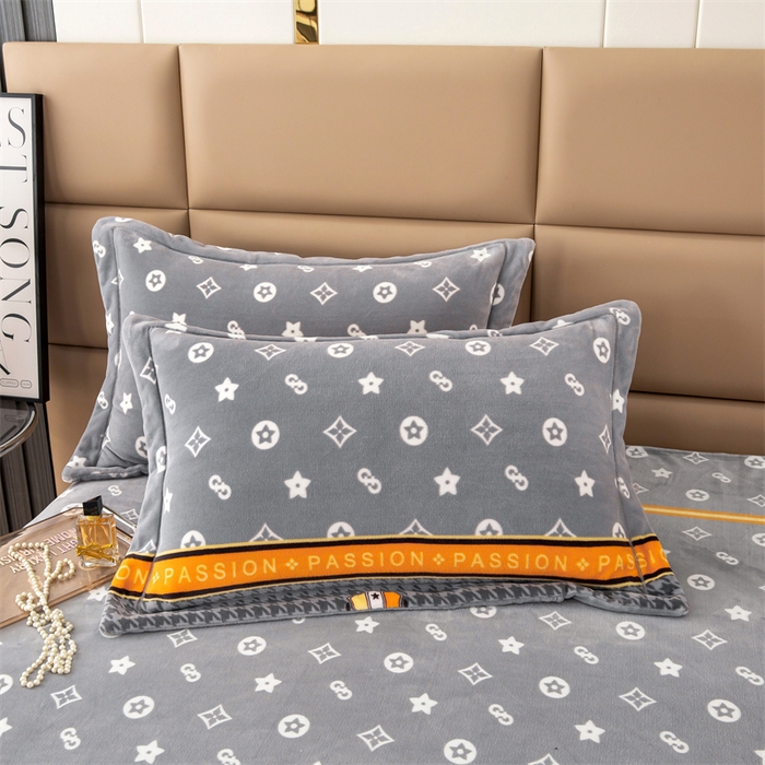 91家纺网 家纺一手货源 找家纺 优姿家纺 2024新款加厚全消光牛奶棉印花四件套 千鸟格