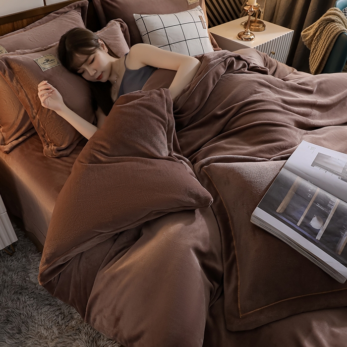 91家纺网 家纺一手货源 找家纺 优姿家纺 2024新款加厚全消光牛奶棉印花四件套 豆沙坨