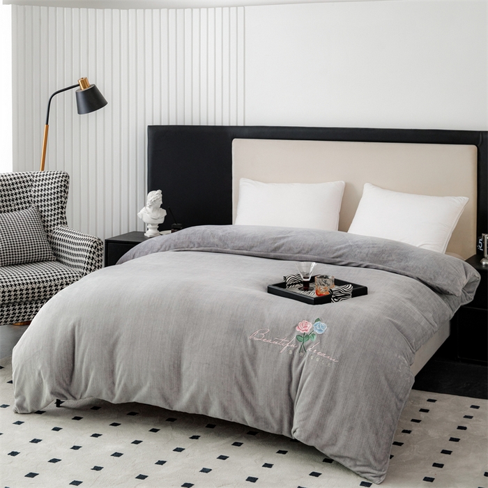 91家纺网 家纺一手货源 找家纺 （总）新款230克肌理纹绣花牛奶绒单被套可定做定制