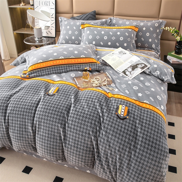 91家纺网 家纺一手货源 找家纺 优姿家纺 2024新款加厚全消光牛奶棉印花四件套 千鸟格