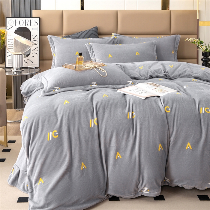 91家纺网 家纺一手货源 找家纺 优姿家纺 2024新款加厚全消光牛奶棉印花四件套 玩趣字母灰