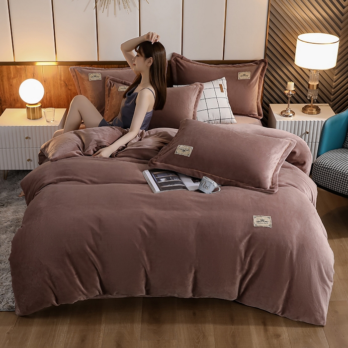 91家纺网 家纺一手货源 找家纺 优姿家纺 2024新款加厚全消光牛奶棉印花四件套 豆沙坨