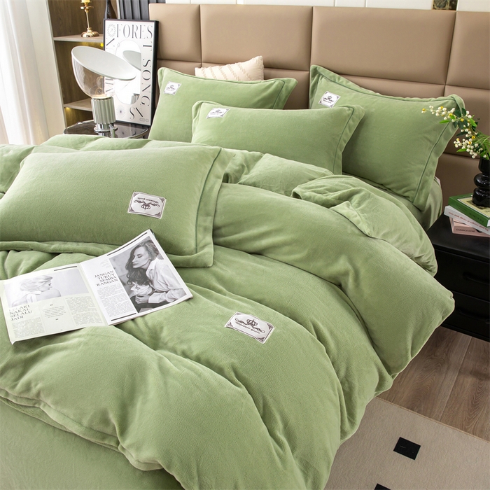 91家纺网 家纺一手货源 找家纺 优姿家纺 2024新款加厚全消光牛奶棉印花四件套 抹茶绿