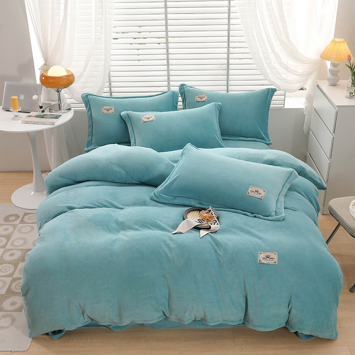 91家纺网 家纺一手货源 找家纺 优姿家纺 2024新款加厚全消光牛奶棉印花四件套 湖水蓝