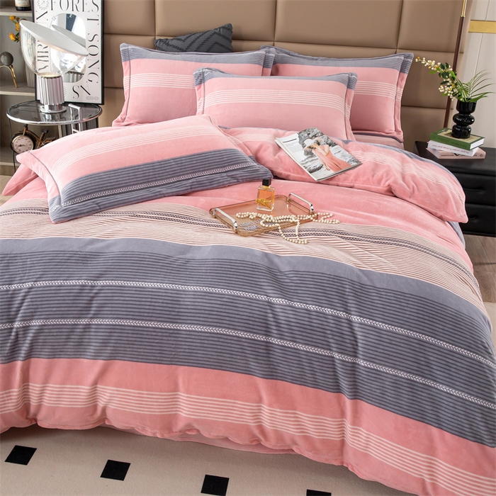 91家纺网 家纺一手货源 找家纺 优姿家纺 2024新款加厚全消光牛奶棉印花四件套 伊洛克粉