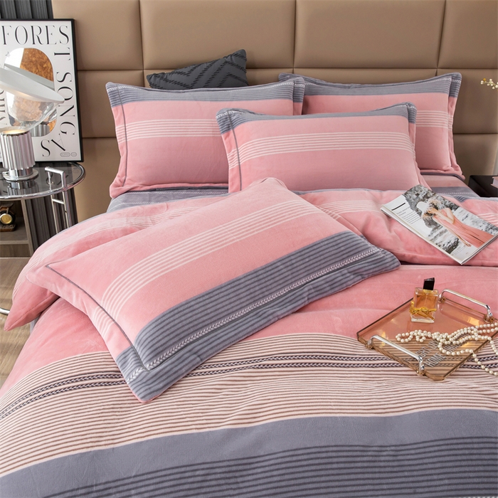 91家纺网 家纺一手货源 找家纺 优姿家纺 2024新款加厚全消光牛奶棉印花四件套 伊洛克粉