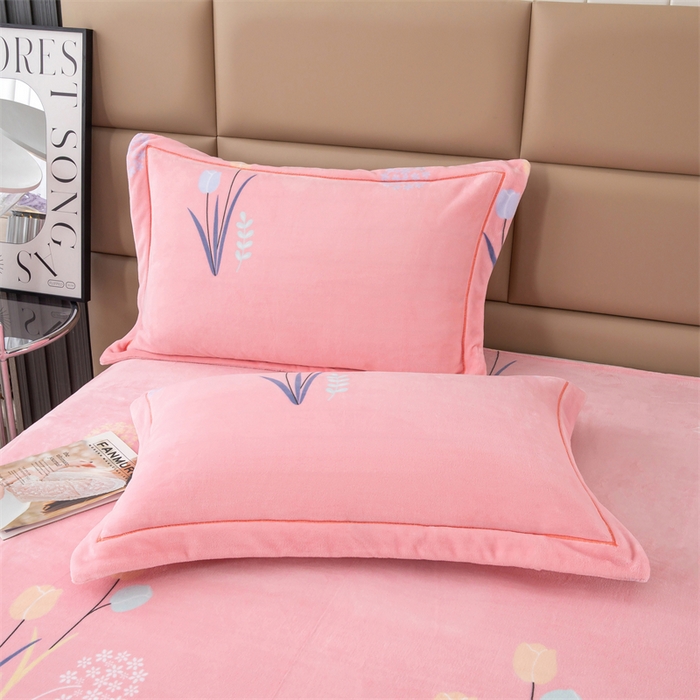 91家纺网 家纺一手货源 找家纺 优姿家纺 2024新款加厚全消光牛奶棉印花四件套 克拉恋人