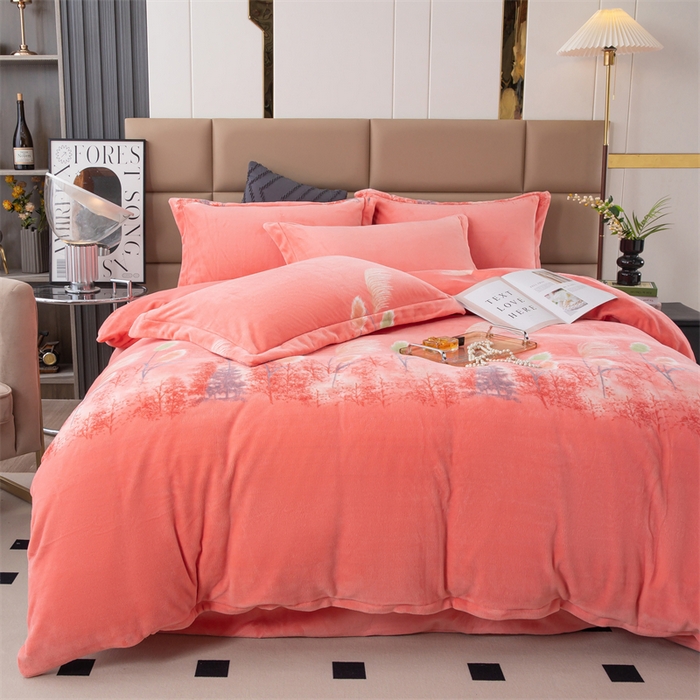 91家纺网 家纺一手货源 找家纺 优姿家纺 2024新款加厚全消光牛奶棉印花四件套 隐约森林红