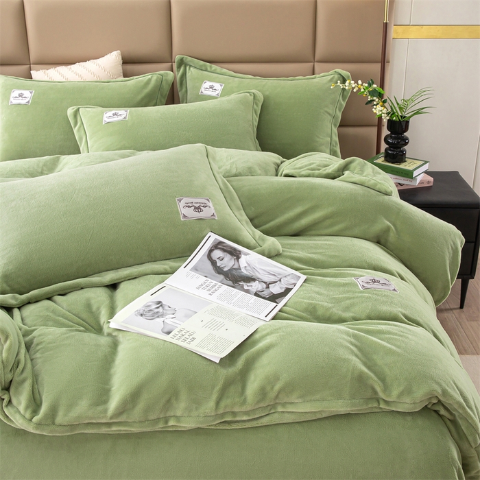 91家纺网 家纺一手货源 找家纺 优姿家纺 2024新款加厚全消光牛奶棉印花四件套 抹茶绿
