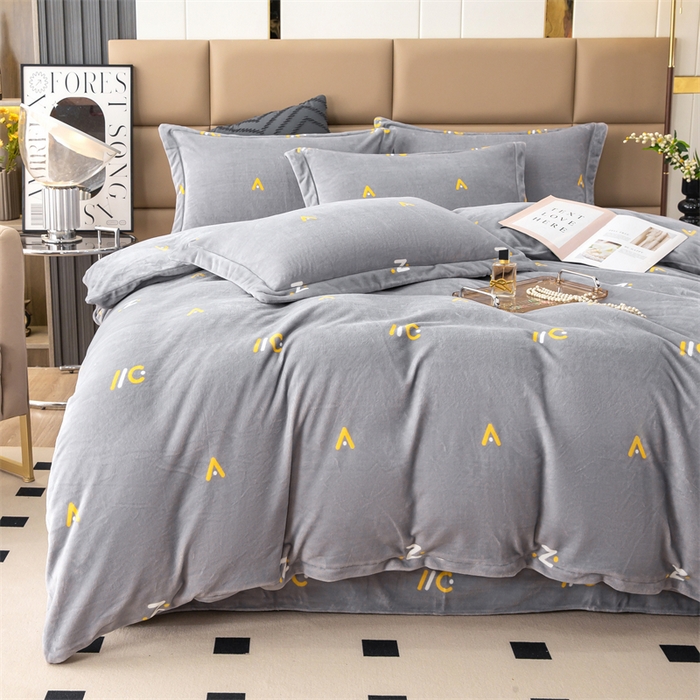 91家纺网 家纺一手货源 找家纺 优姿家纺 2024新款加厚全消光牛奶棉印花四件套 玩趣字母灰