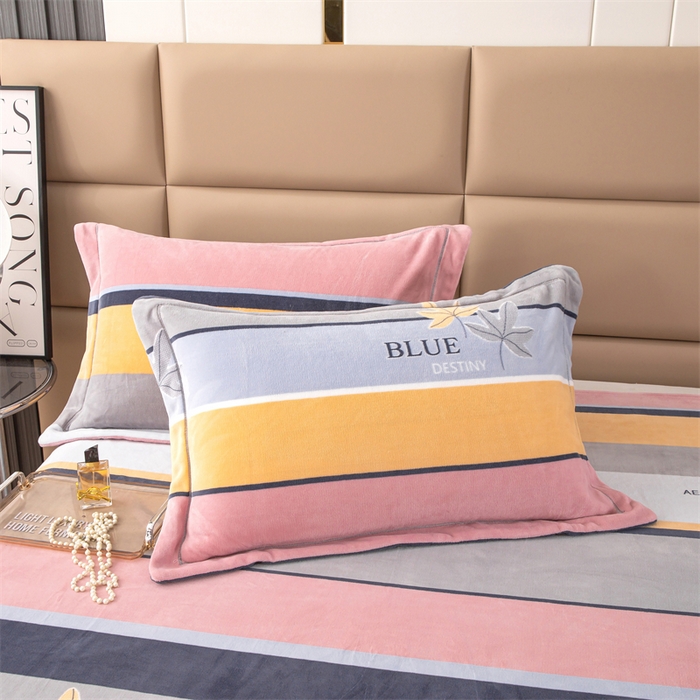 91家纺网 家纺一手货源 找家纺 优姿家纺 2024新款加厚全消光牛奶棉印花四件套 枫叶之恋