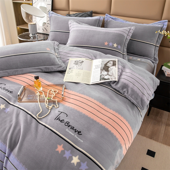 91家纺网 家纺一手货源 找家纺 优姿家纺 2024新款加厚全消光牛奶棉印花四件套 都市丽人