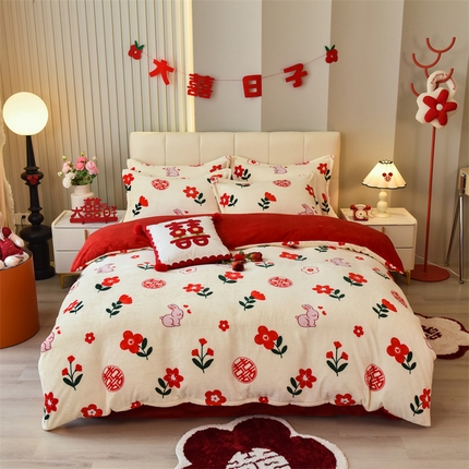 91家纺网 家纺一手货源 找家纺 兄弟坊 2024新款时尚婚庆家用牛奶绒四件套 心心相印