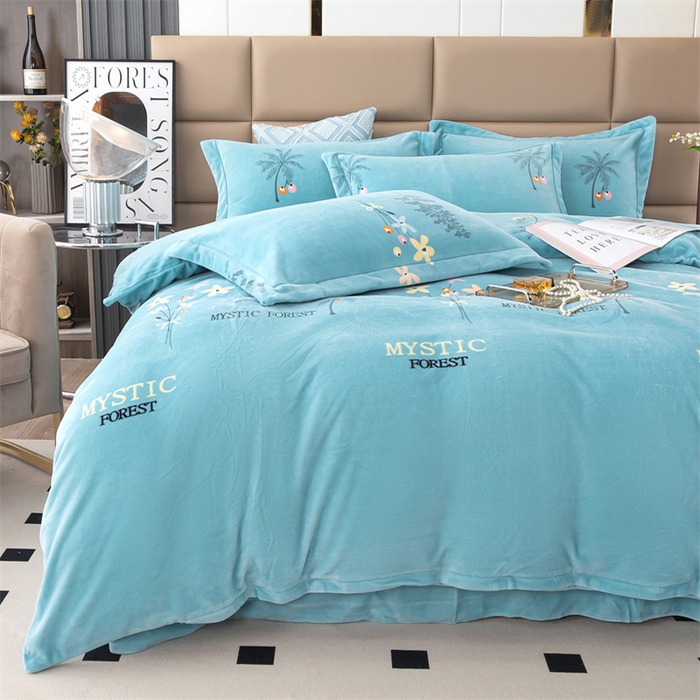 91家纺网 家纺一手货源 找家纺 优姿家纺 2024新款加厚全消光牛奶棉印花四件套 唯美小镇蓝