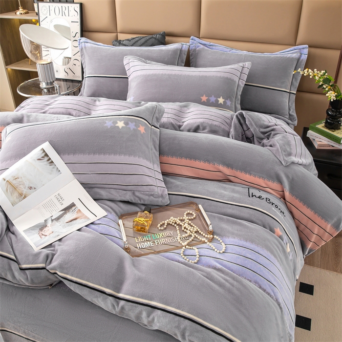 91家纺网 家纺一手货源 找家纺 优姿家纺 2024新款加厚全消光牛奶棉印花四件套 都市丽人