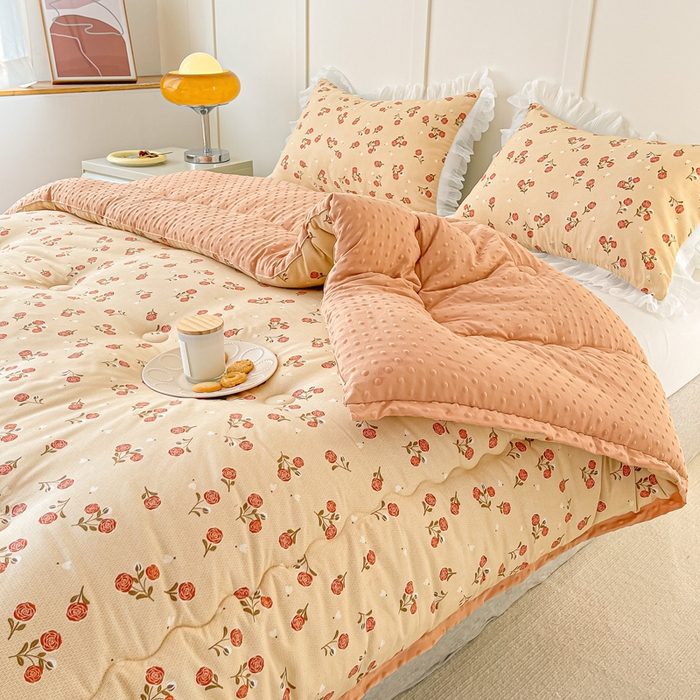 91家纺网 家纺一手货源 找家纺 缦卡琳 2023新款3D按摩拼角豆豆被保暖冬被 玫瑰园