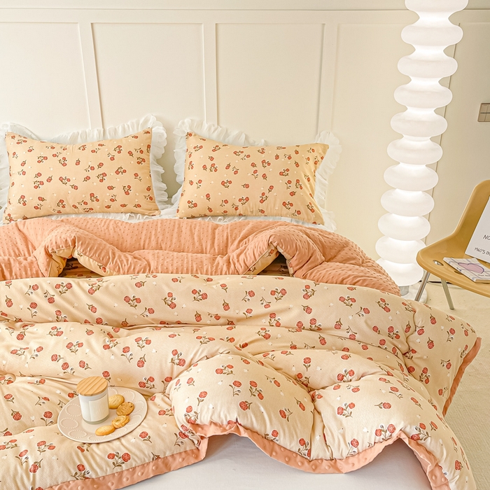 91家纺网 家纺一手货源 找家纺 缦卡琳 2023新款3D按摩拼角豆豆被保暖冬被 玫瑰园