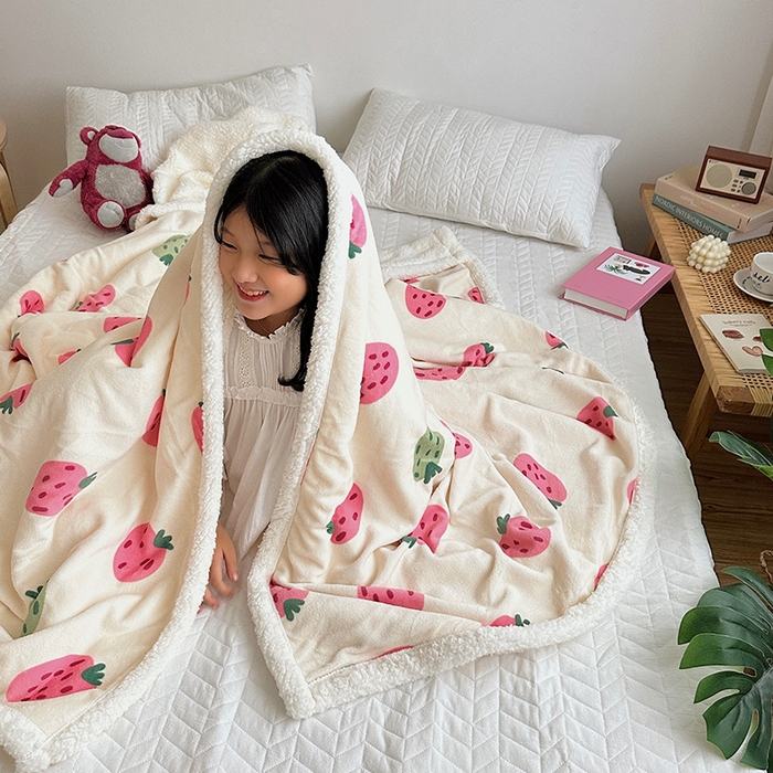 91家纺网 家纺一手货源 找家纺 萝莉家纺 2023新款ins加厚牛奶绒羊羔绒毯午睡毯沙发盖毯 小草莓