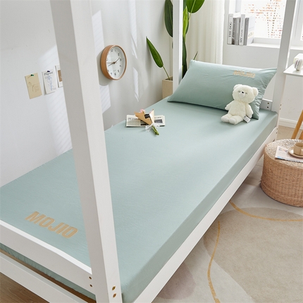 91家纺网 家纺一手货源 找家纺 （总）卡巴伦 2023新款开学季学生款全棉水洗棉刺绣单床笠-字母刺绣款