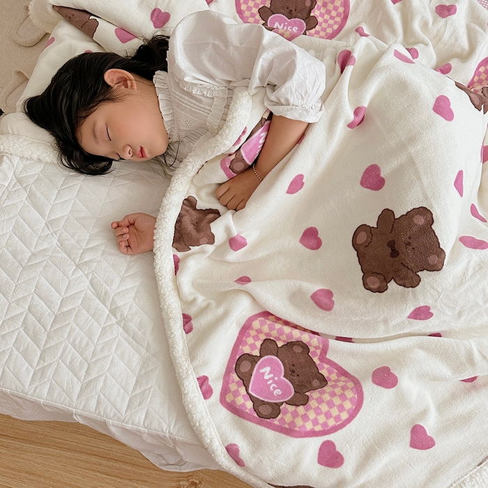 91家纺网 家纺一手货源 找家纺 萝莉家纺 2023新款ins加厚牛奶绒羊羔绒毯午睡毯沙发盖毯 爱心熊