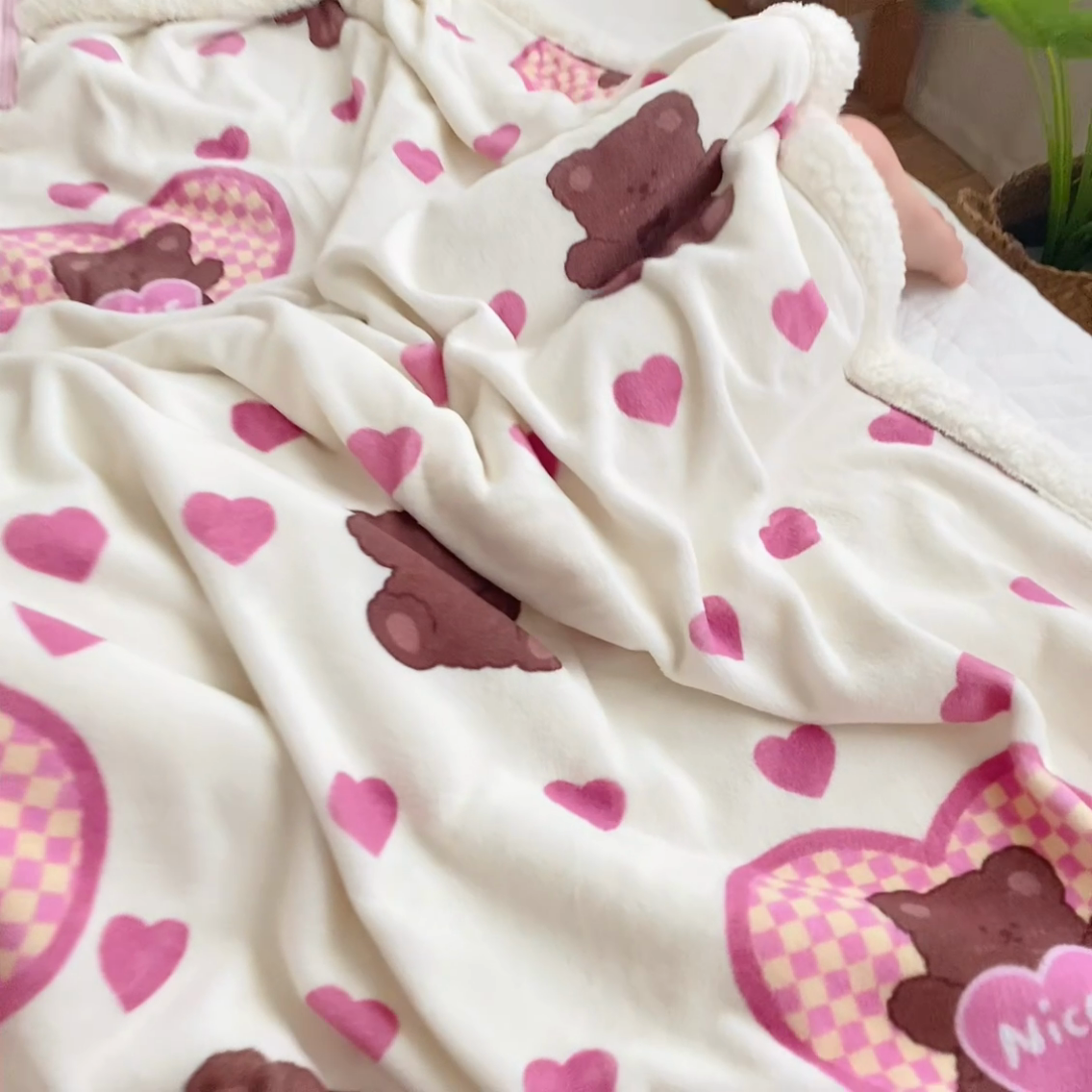 91家纺网 家纺一手货源 找家纺 萝莉家纺 2023新款ins加厚牛奶绒羊羔绒毯午睡毯沙发盖毯 爱心熊