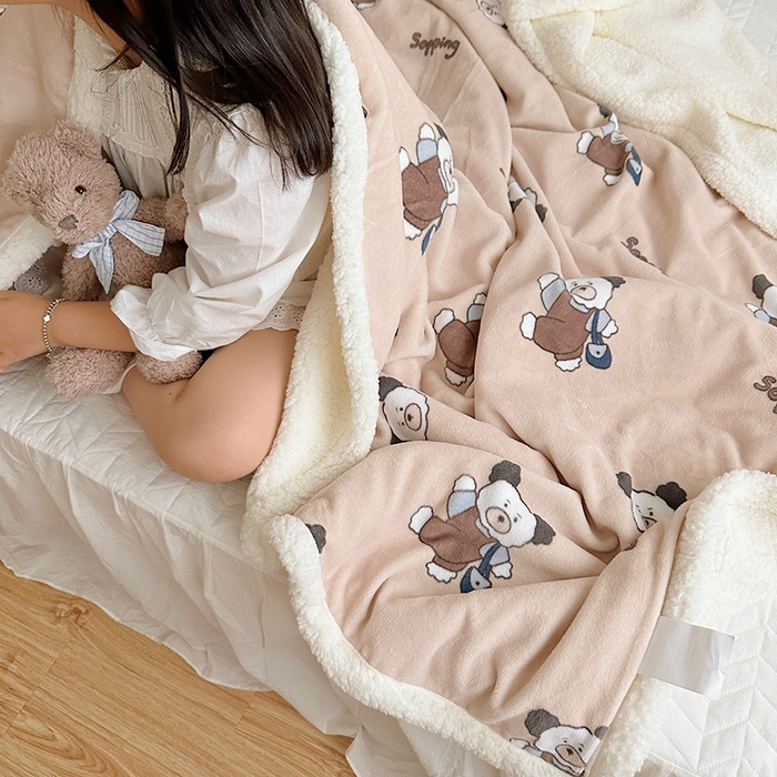 91家纺网 家纺一手货源 找家纺 萝莉家纺 2023新款ins加厚牛奶绒羊羔绒毯午睡毯沙发盖毯 购物熊咖色