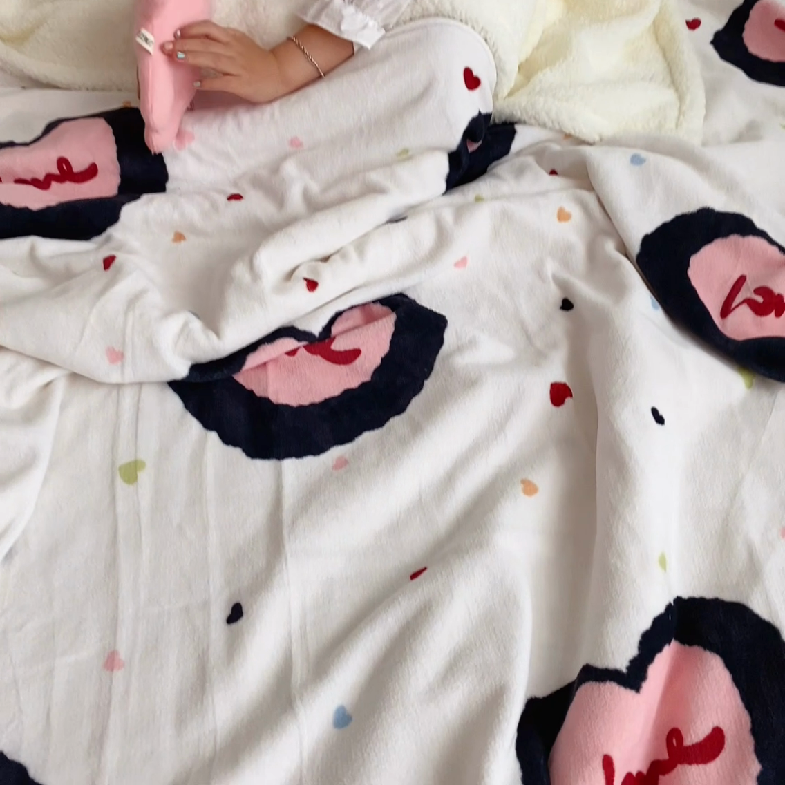 91家纺网 家纺一手货源 找家纺 （总）萝莉家纺 2023新款ins加厚牛奶绒羊羔绒毯午睡毯沙发盖毯