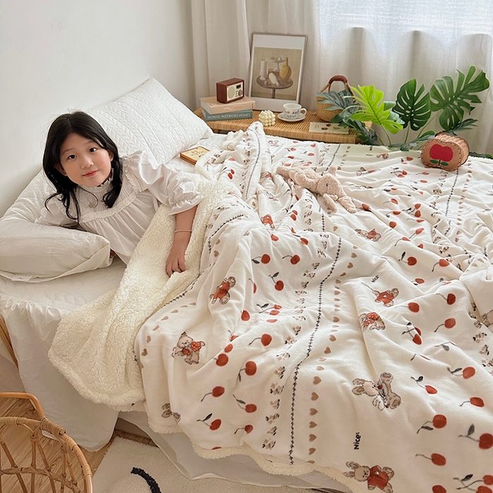 91家纺网 家纺一手货源 找家纺 萝莉家纺 2023新款ins加厚牛奶绒羊羔绒毯午睡毯沙发盖毯 樱桃爱米
