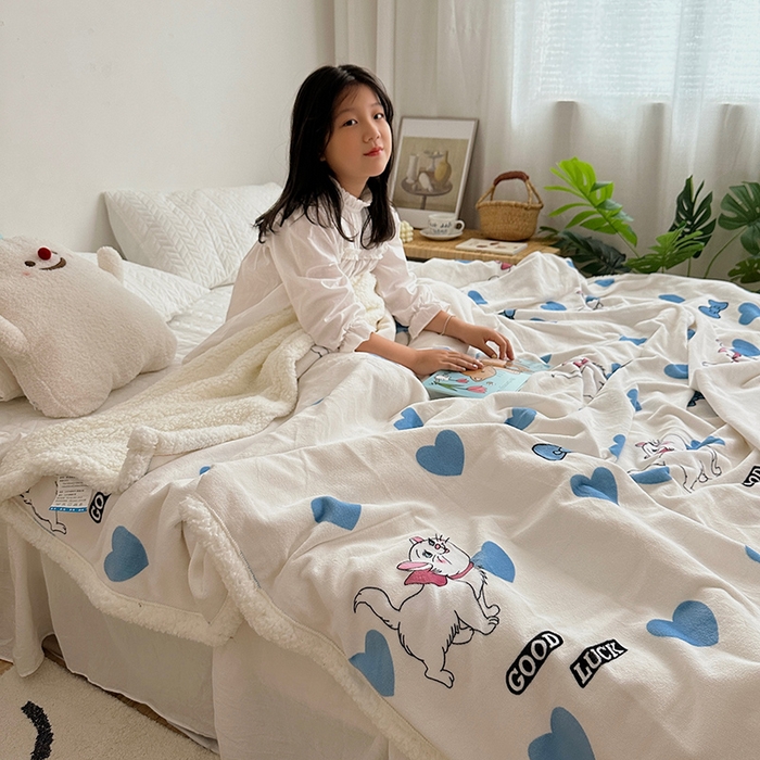 91家纺网 家纺一手货源 找家纺 萝莉家纺 2023新款ins加厚牛奶绒羊羔绒毯午睡毯沙发盖毯 爱心猫