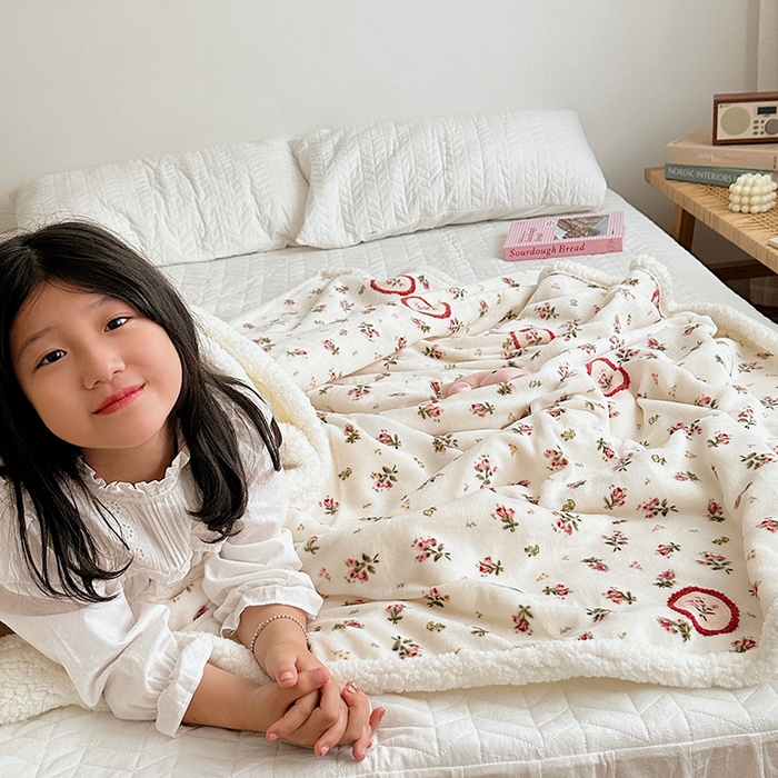 91家纺网 家纺一手货源 找家纺 萝莉家纺 2023新款ins加厚牛奶绒羊羔绒毯午睡毯沙发盖毯 希娅粉