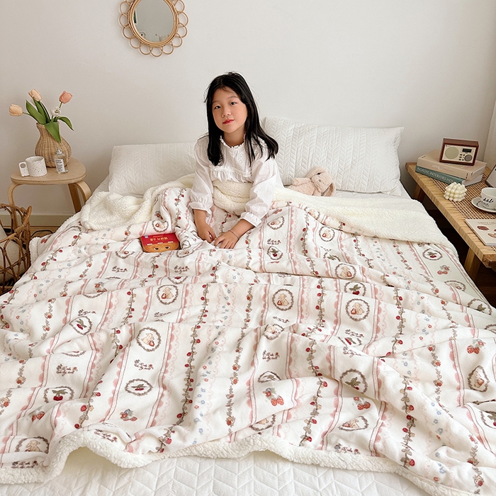 91家纺网 家纺一手货源 找家纺 萝莉家纺 2023新款ins加厚牛奶绒羊羔绒毯午睡毯沙发盖毯 可颂粉