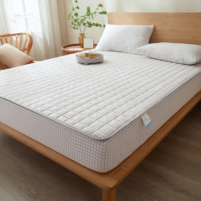 91家纺网 家纺一手货源 找家纺 胜权家纺 2024新款亲肤夹棉格子防水床笠 小白格