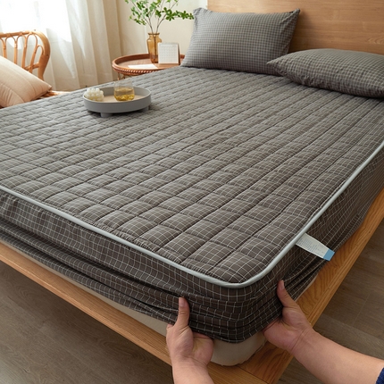 胜权家纺 2024新款亲肤夹棉格子防水床笠 小黑格