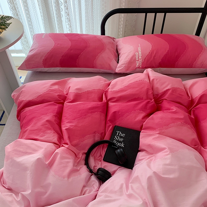 91家纺网 家纺一手货源 找家纺 桃子家居 2023新款ins北欧时尚简约卡通纯棉四件套系列 棉-渐变波浪红