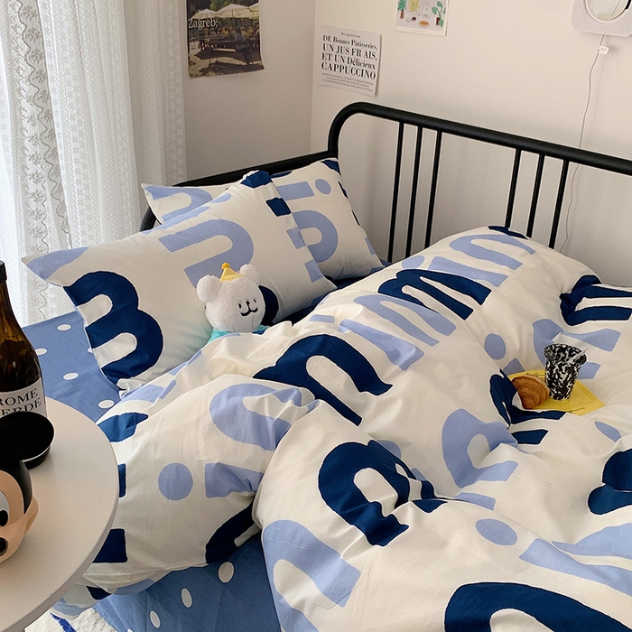 91家纺网 家纺一手货源 找家纺 桃子家居 2023新款ins北欧时尚简约卡通纯棉四件套系列 棉-蓝色字母